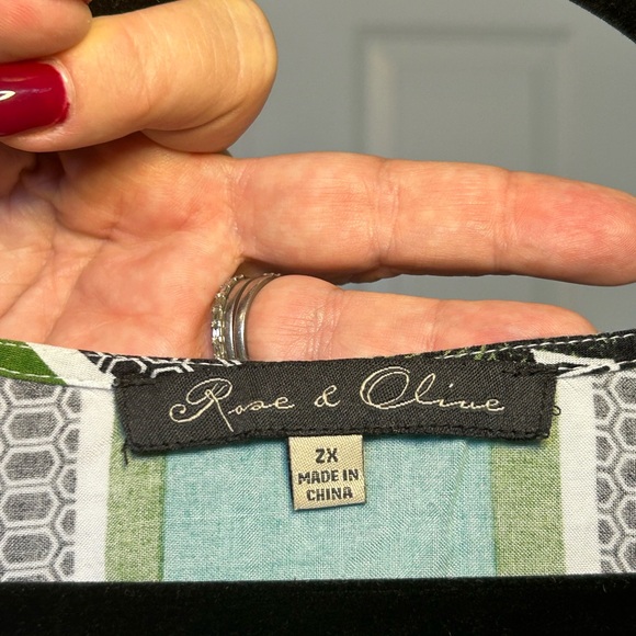 Light sleeveless tunic size 2X - Picture 2 of 2